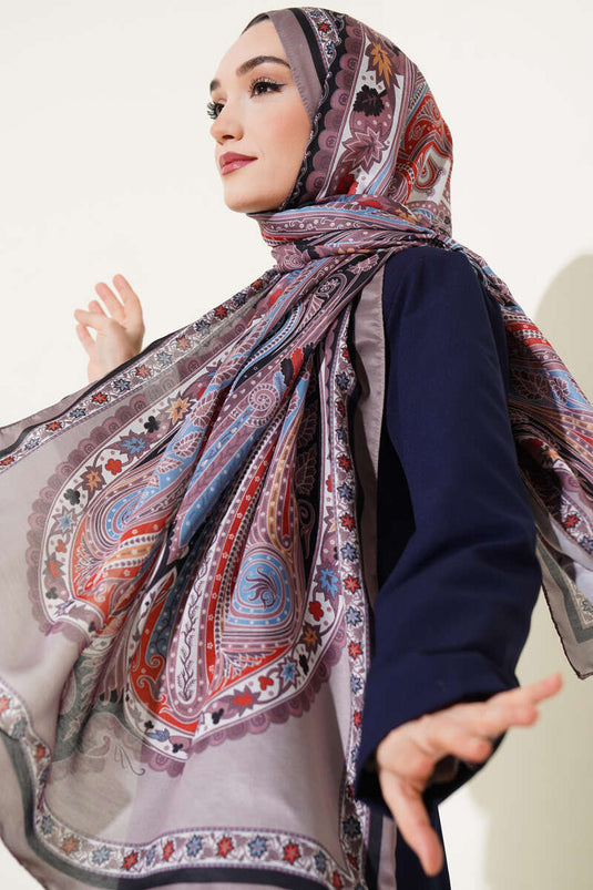 شال من فرو المنك بنقشة عرقية زهرية