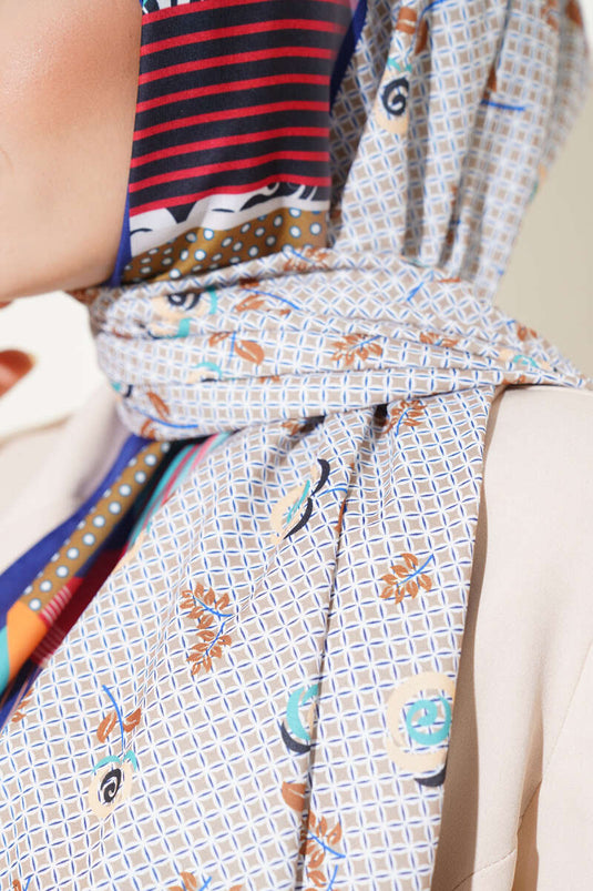 Châle en Soie Medina à Motif Géométrique Floral Bleu Marine