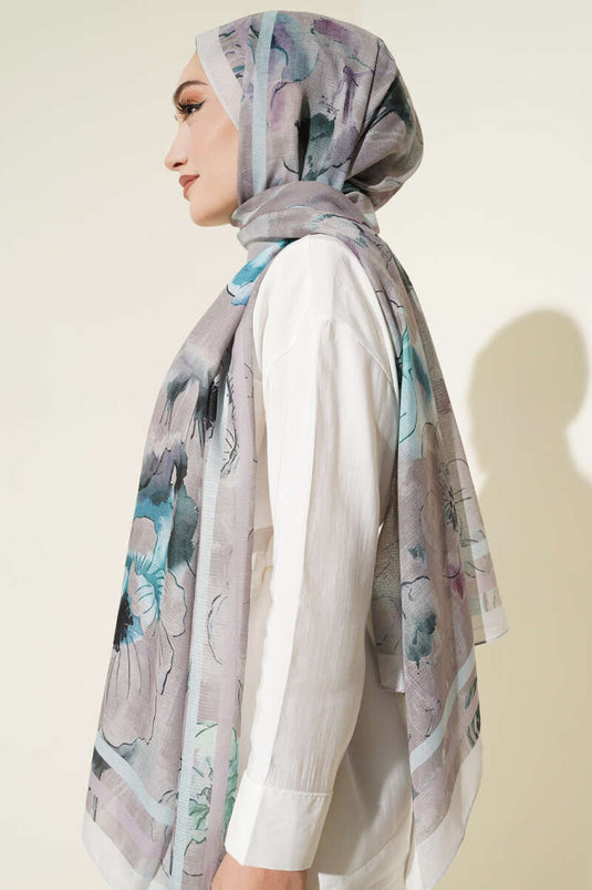 شال مزين بشريط زهري وأحجار