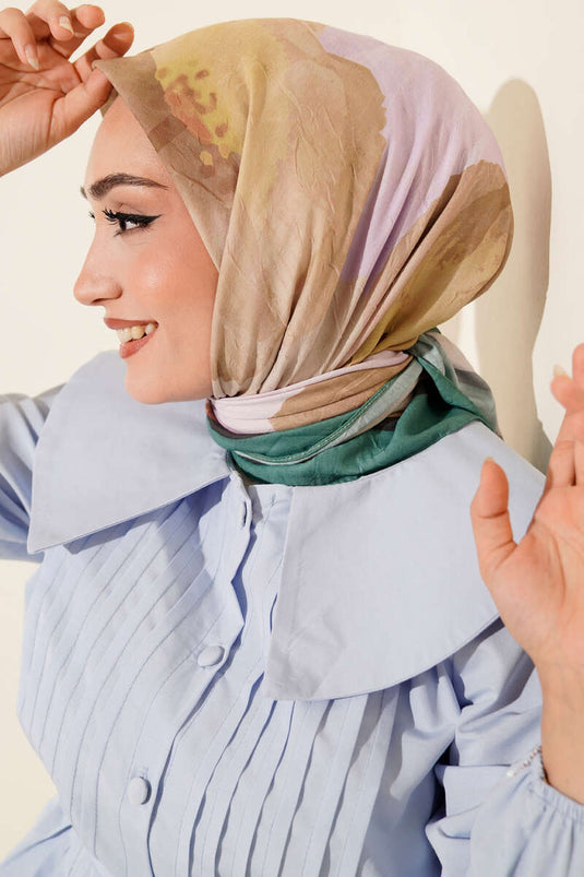 وشاح أخضر بنقشة زهور وخطوط من الخيزران