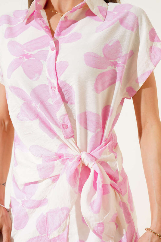 Rosa Kurzarmhemd mit Blumenmuster und seitlicher Schleife