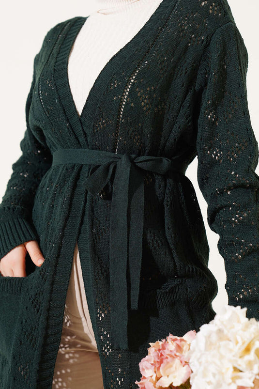 Strickjacke mit perforiertem Gürtel und zwei Taschen Smaragdgrün