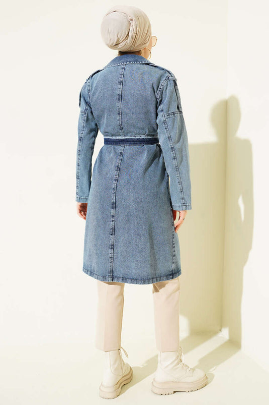 Trench-coat en denim bleu clair à double poche et ceinture