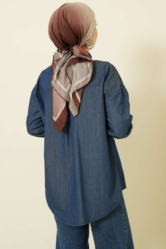 قميص أزرق كحلي بزر معدني وجيوب مزدوجة