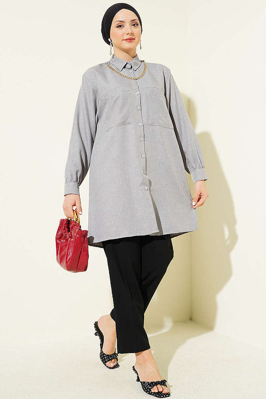Chemise grise à double poche avec collier chaîne