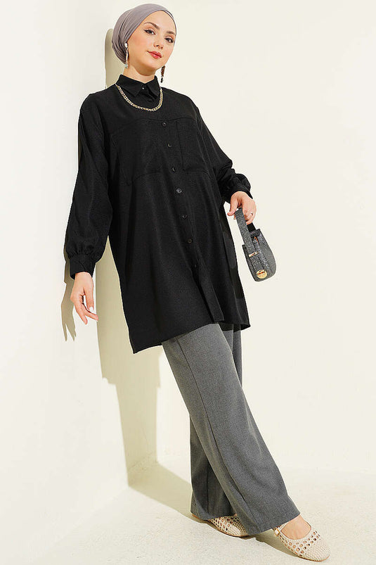 Chemise noire à double poche avec collier chaîne