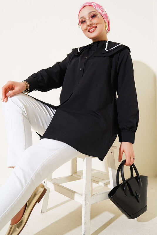 قميص متعرج ذو ياقة مزدوجة باللون الأزرق الداكن، أسود