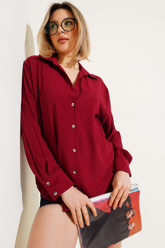 Chemise en mousseline bordeaux à double boutonnage et poignets mousquetaires