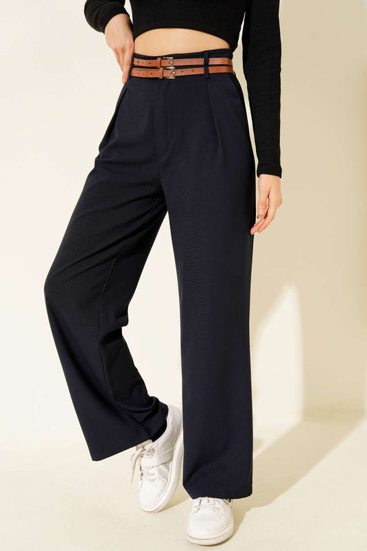 بنطال واسع الساقين بحزام مزدوج، لون كحلي