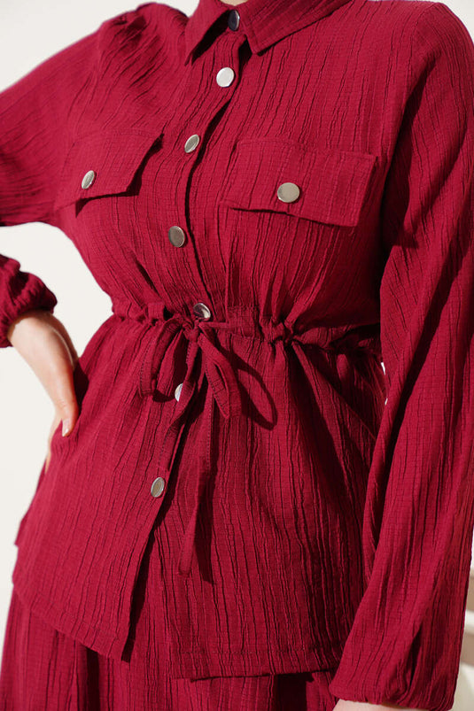 Costume deux pièces à jupe tunnel et boutons-pression, rouge bordeaux