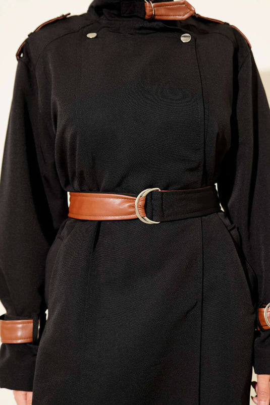 Trenchcoat van leer met drukknopen en details in zwart