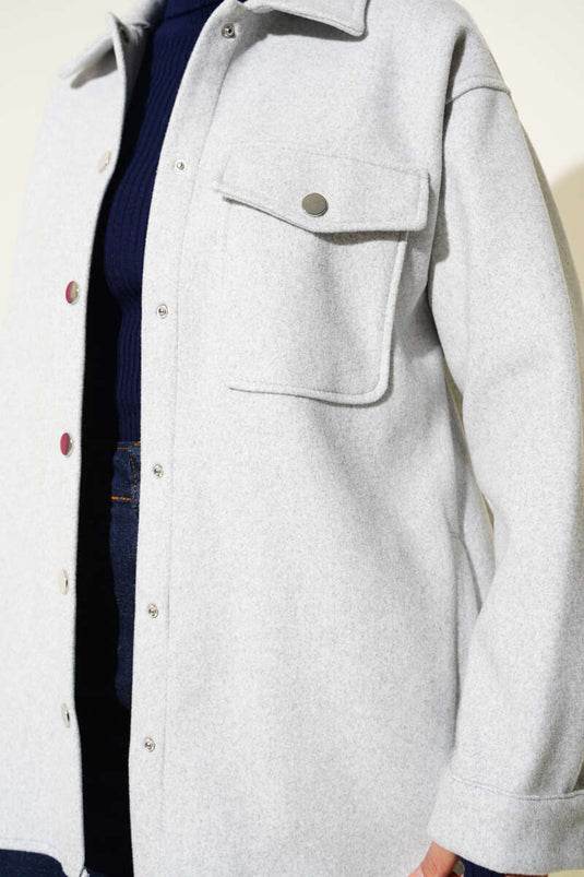 Veste en cachemire à col chemise à boutons-pression gris clair