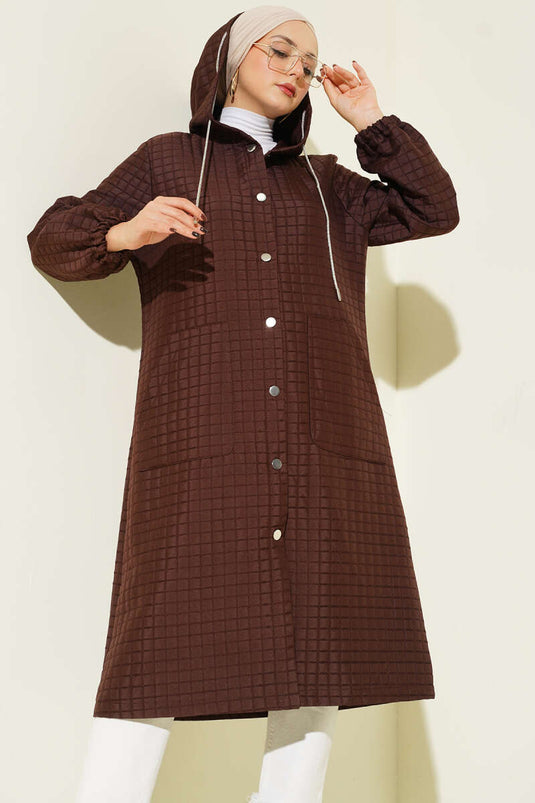 Manteau matelassé à capuche et boutons-pression couleur café