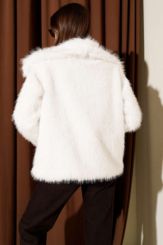 Manteau en fourrure à boutons-pression, blanc