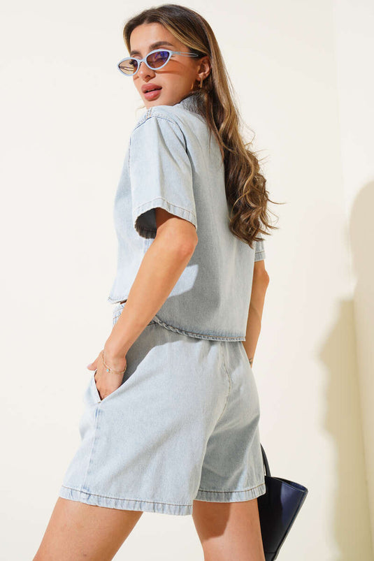 Ensemble deux pièces short en jean à boutons-pression, couleur neige claire