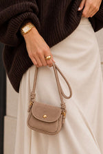 Sac À Main Mini En Daim Latte Avec Pressions