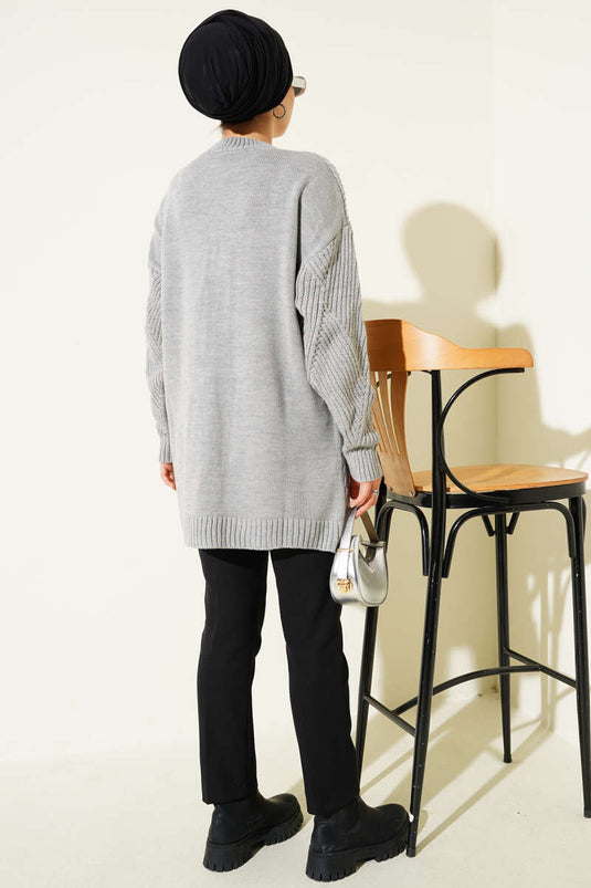 سترة محبوكة مخططة بنقشة ماسية رمادية