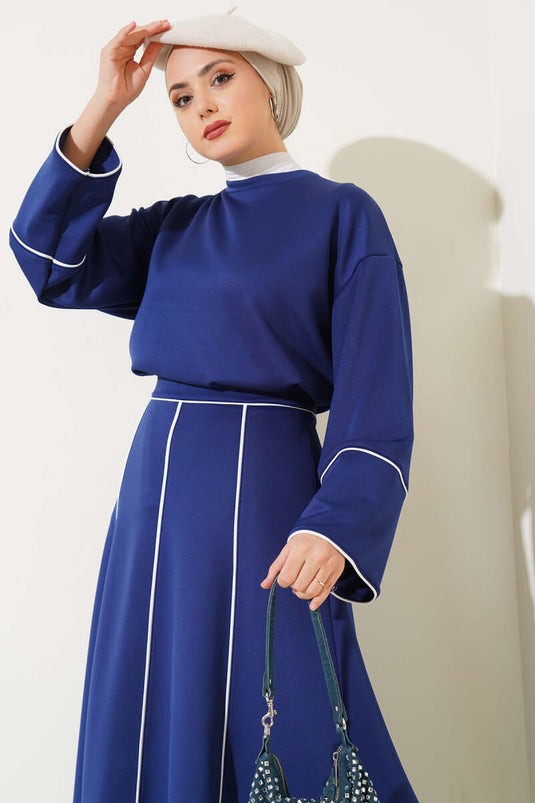 Gestreept gedetailleerd gerokt scuba tweedelig pak marineblauw