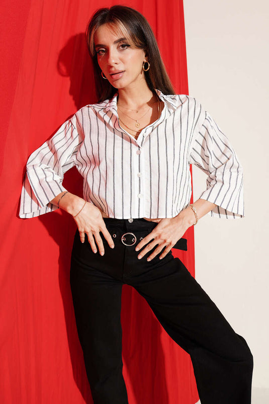 Chemise courte blanche à détails rayés