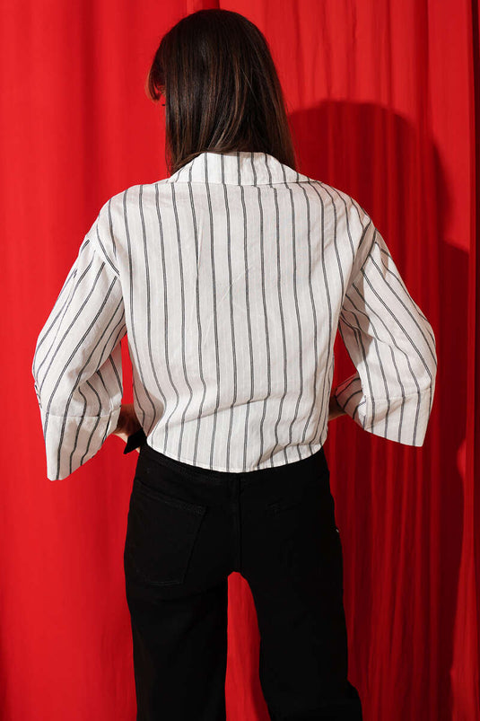 Chemise courte blanche à détails rayés