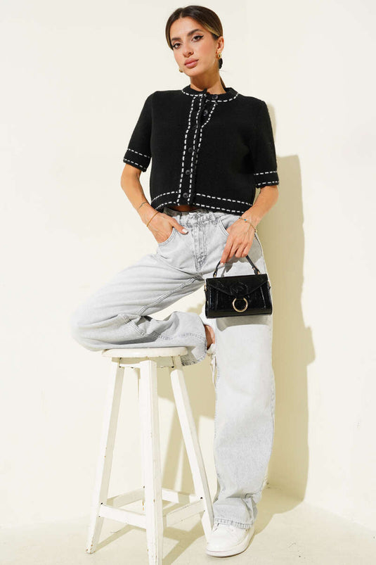 كارديجان أسود قصير الأكمام محبوك بتفاصيل مخططة