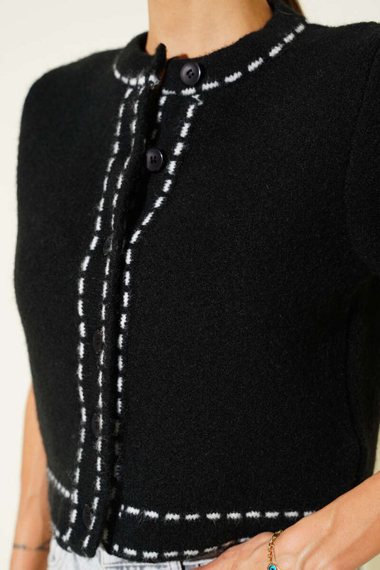 كارديجان أسود قصير الأكمام محبوك بتفاصيل مخططة