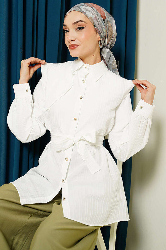 Camicia color ecru con bottoni in pietra e motivo a righe in rilievo