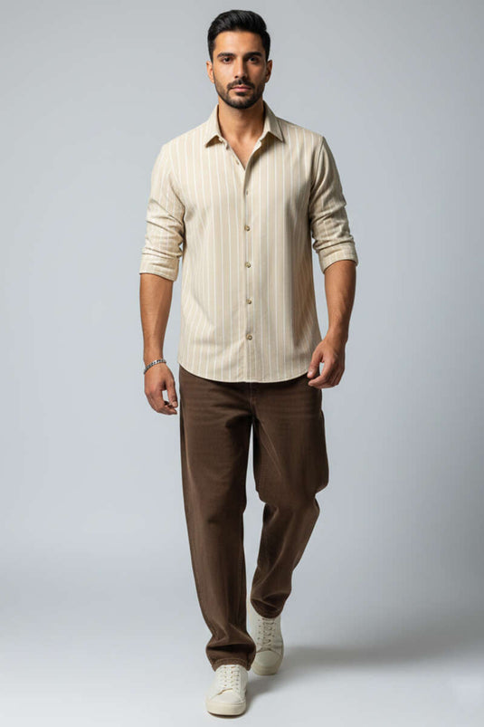 Chemise pour homme à rayures avec poignets beige
