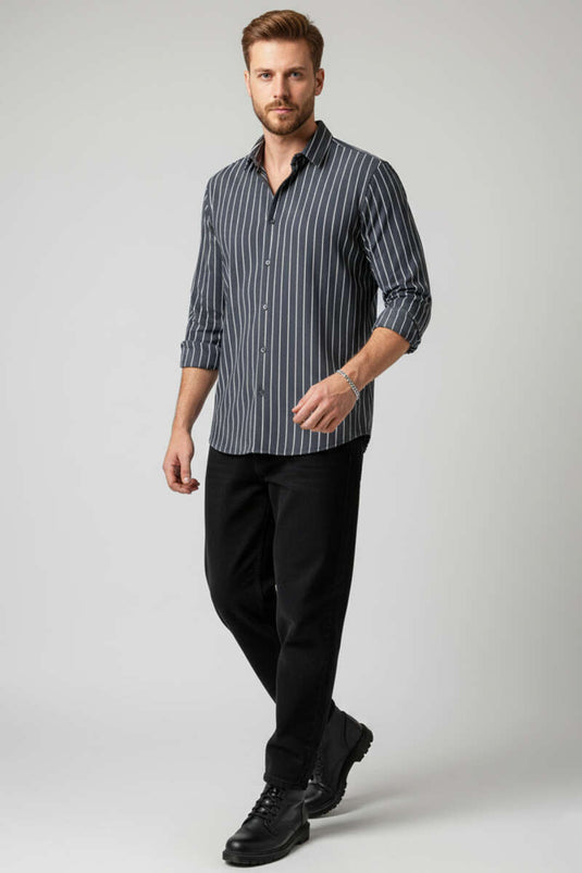 Gestreiftes Herrenhemd mit Manschetten am Handgelenk, Rauchgrau