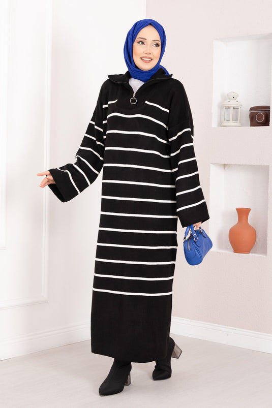 Robe en maille à col roulé rayée noire