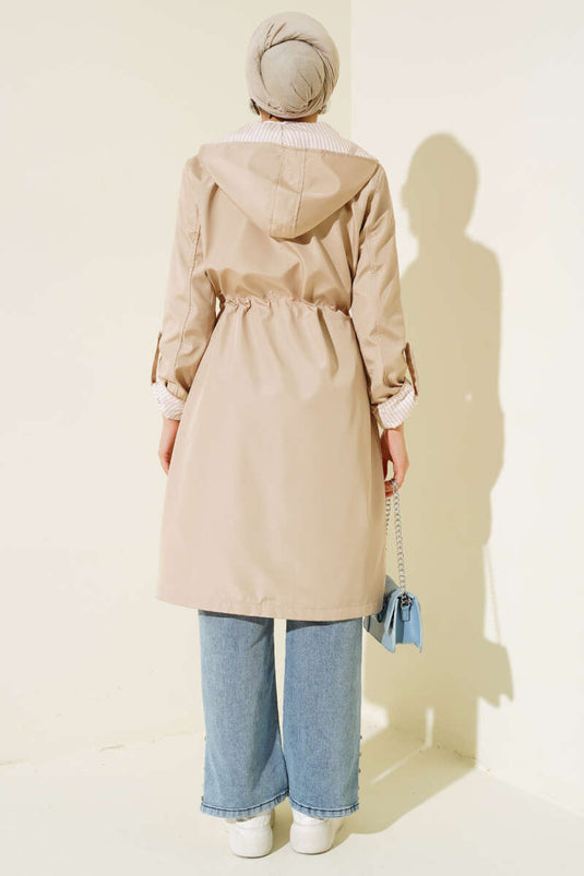 Gestreifter, detaillierter Trenchcoat in Beige