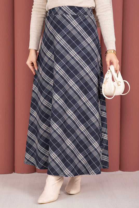 تنورة غوص مخططة بنقشة مربعات باللون الأزرق الداكن