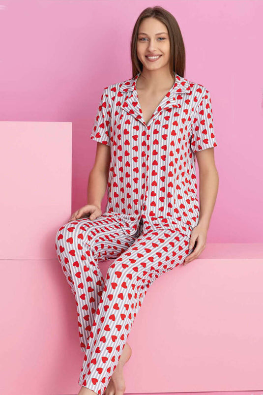 Gestreepte pyjamaset met korte mouwen en knoopjes in hartjesmotief, grijs