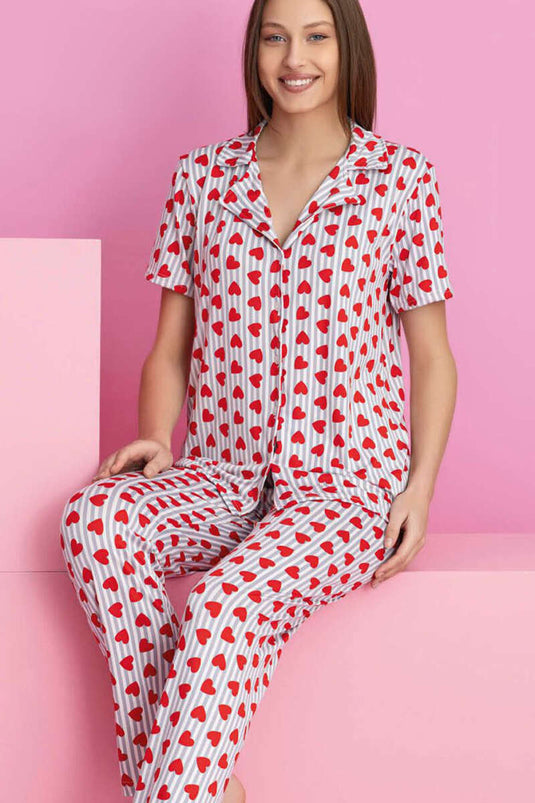 Gestreepte pyjamaset met korte mouwen en knoopjes in hartjesmotief, grijs