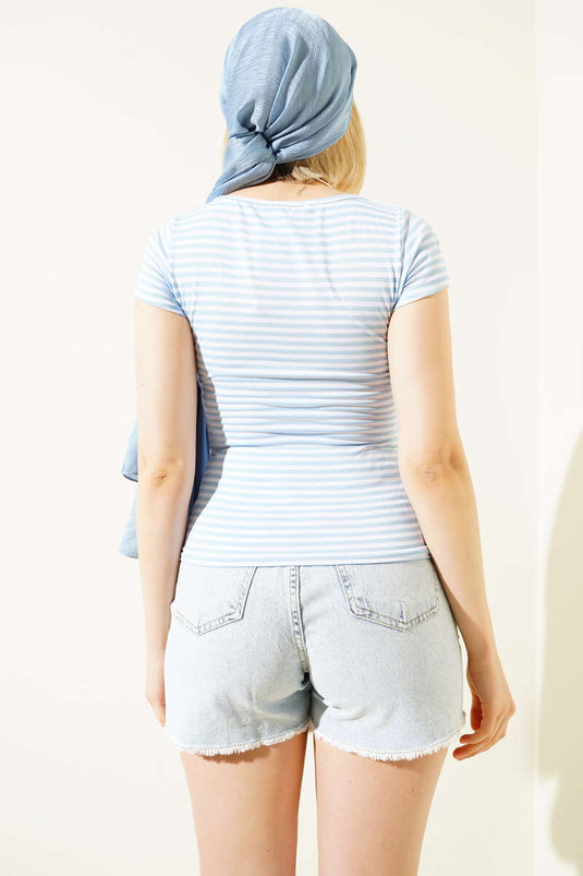 T-shirt rayé bleu à col carré