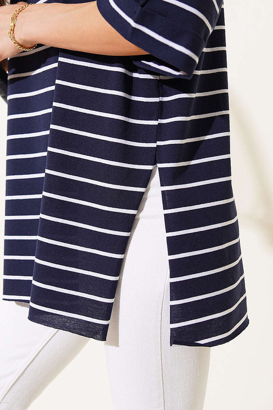 Gestreiftes dunkelblaues T-Shirt