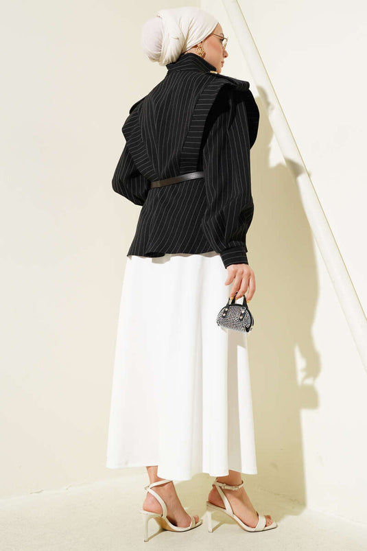 جاكيت أسود مخطط الكتف مع حزام