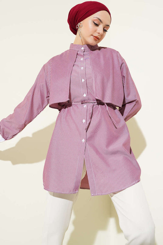 قميص مخطط باللون الأحمر الداكن