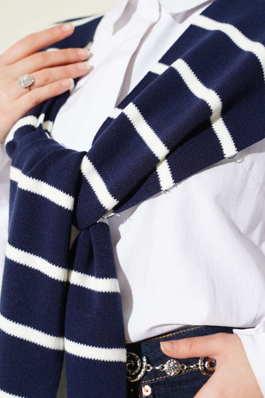 Châle d'épaule en tricot rayé bleu marine