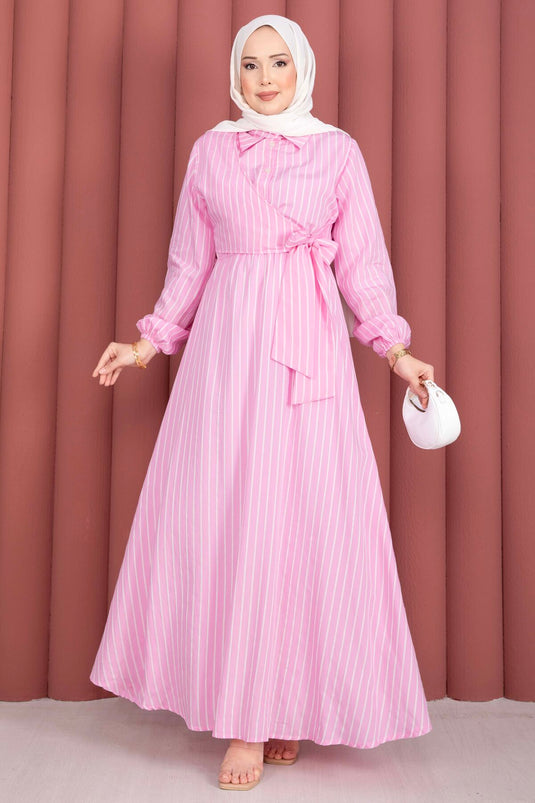 Robe modeste à rayures avec lien latéral rose