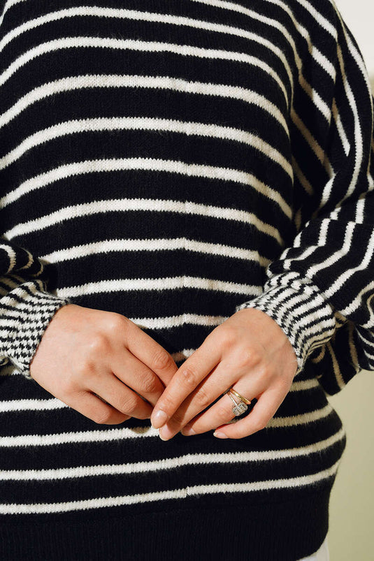 Maglione in maglia con maniche a pipistrello a righe Nero