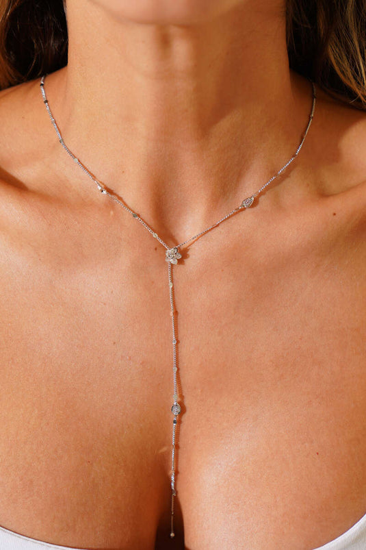 قلادة فضية بتصميم زهرة دمعة على شكل حرف Y