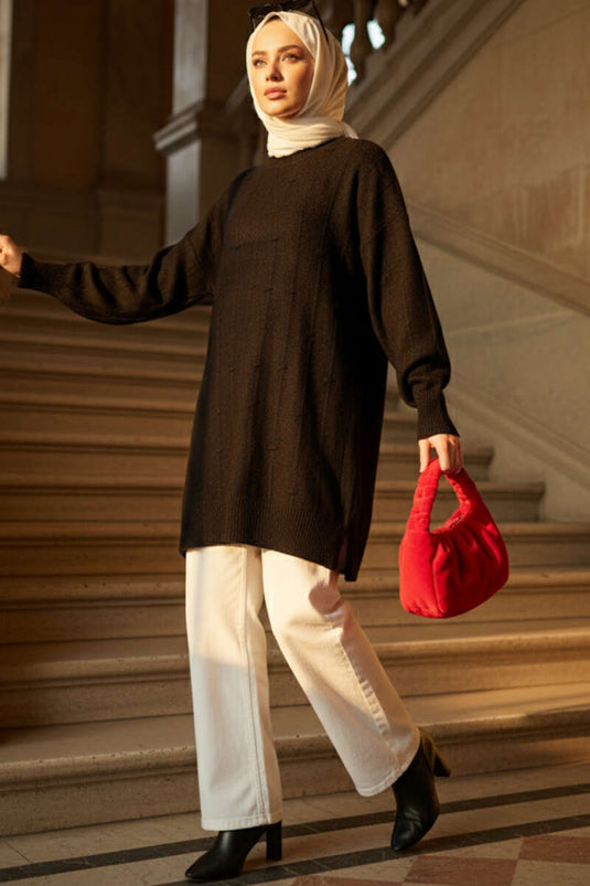 كنزة صوفية ناعمة بنقشة قطرات الماء، لون أسود