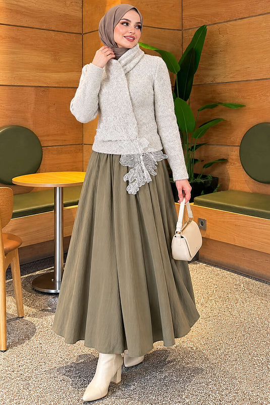 Pull En Maille Gris À Détails En Dentelle