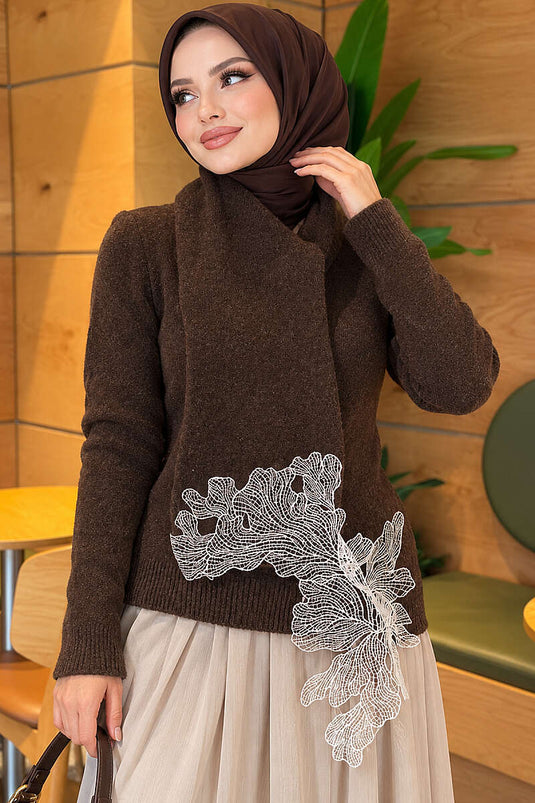 Pull En Maille Marron À Détails En Dentelle