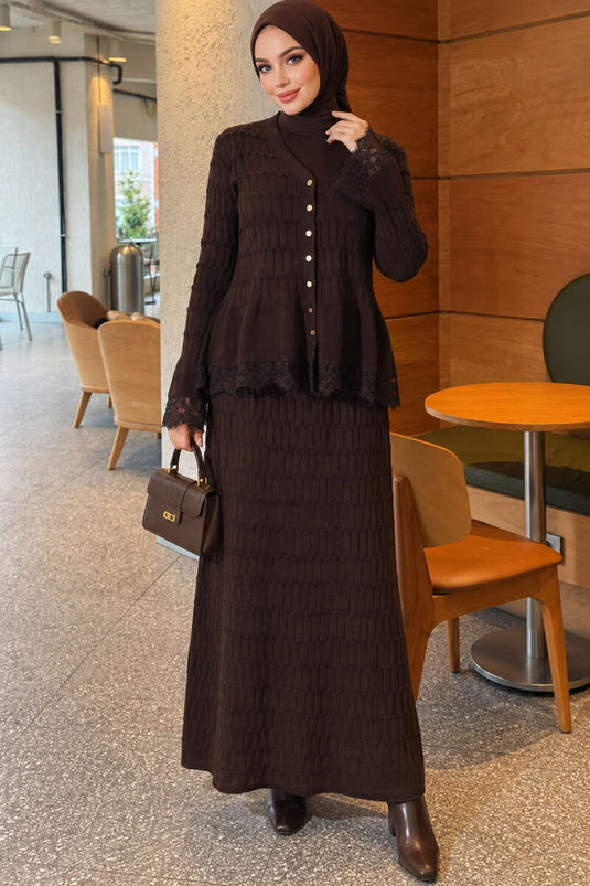 Completo Due Pezzi Con Gonna In Pizzo Marrone