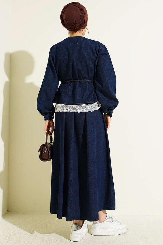 Ensemble deux pièces en jean avec jupe à détails en dentelle bleu marine