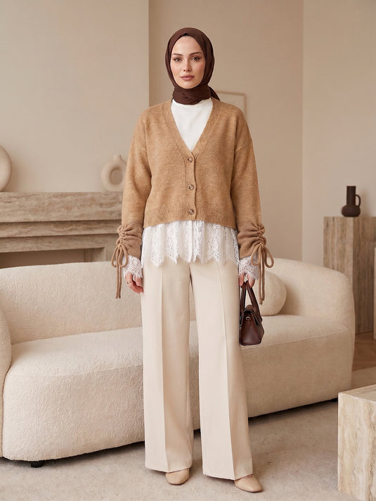 Dantel Detaylı Kolları Bağlamalı Triko Hırka Camel