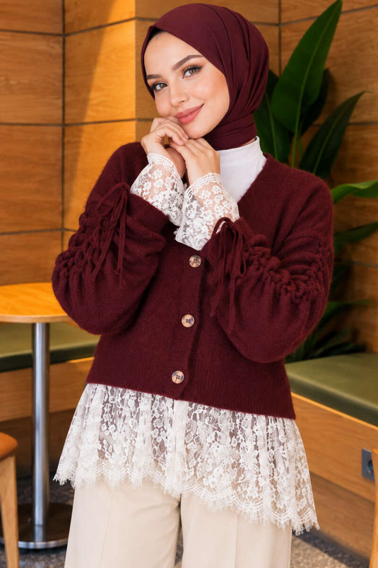 Gilet En Maille Bordeaux À Détails En Dentelle Et Manches Froncées