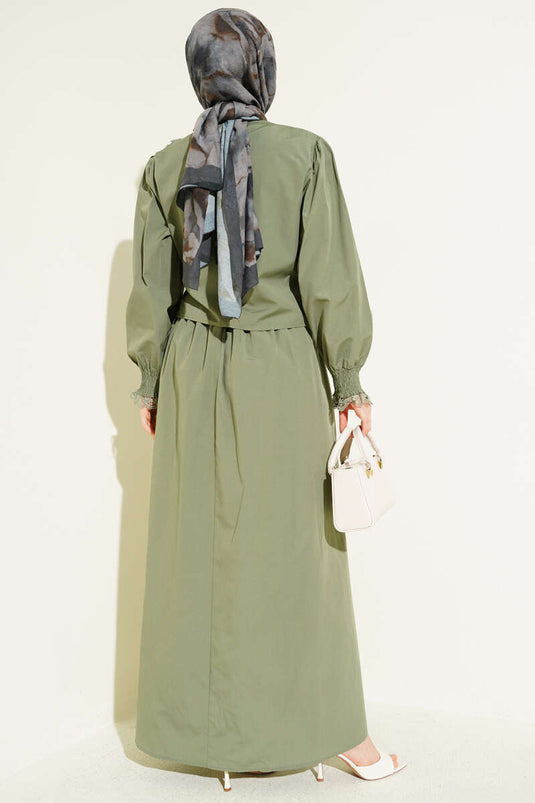 Robe chasuble en popeline avec détails en dentelle kaki